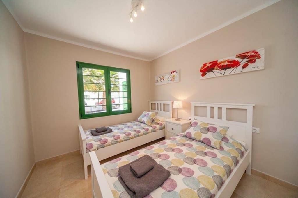 Bandama 14! 2 Bedroom Newly Renovated Bungalow, Los Pocillos, Puerto Del Carmen. プエルト・デル・カルメン エクステリア 写真
